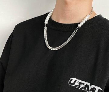 Real Retro World - Half Faux Pearl Curb Chain Necklace